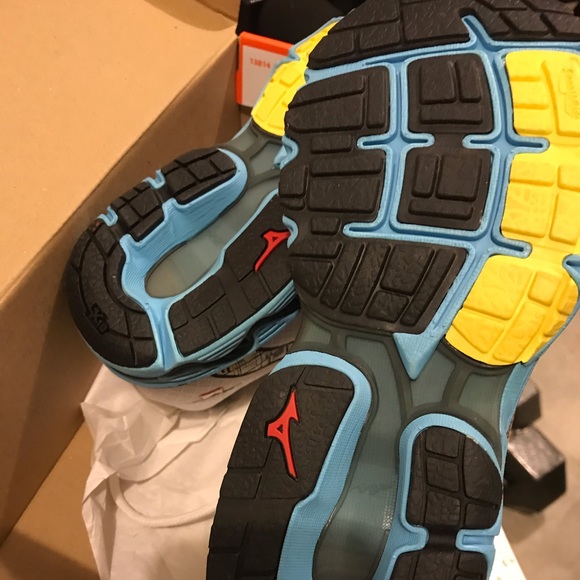 {MIZUNO} New Wave Inspire 10 Running Shoes - Picture 5 of 5